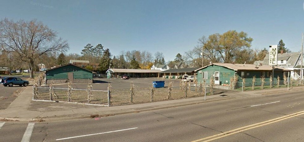 Primary Photo Of 801 N River St, Spooner Hotel For Sale