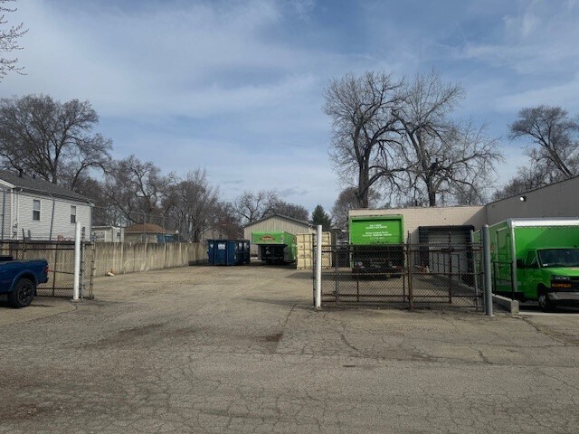 More Photos Of 1015 S Lake St, Aurora Manufacturing For Sale