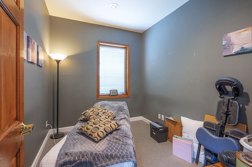 More Photos Of 425 W Pine St, Raymore Medical For Sale