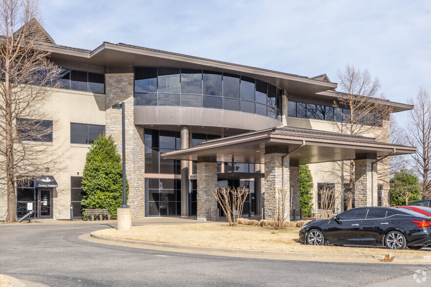More Photos Of 6802 S Olympia Ave, Tulsa Medical For Lease