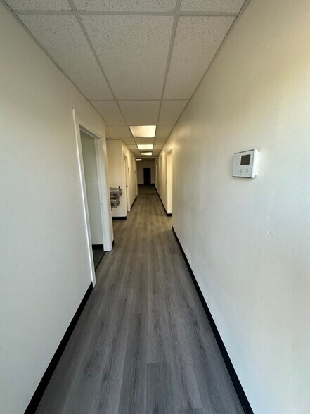 More Photos Of 8732 Fruitridge Rd, Sacramento Warehouse For Lease