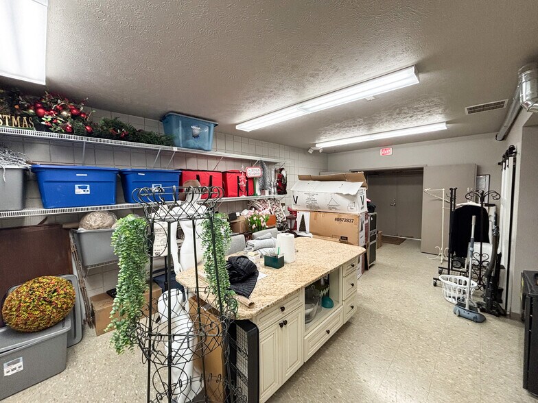 More Photos Of 3060 S Fremont Ave, Springfield General Retail For Sale