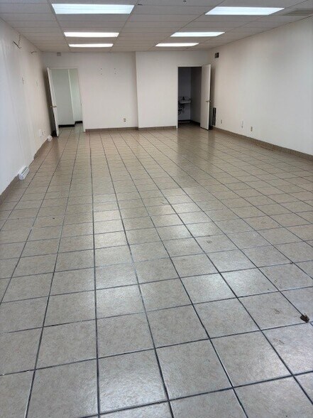 More Photos Of 1601-1613 Portage St, Kalamazoo Storefront Retail Office For Lease