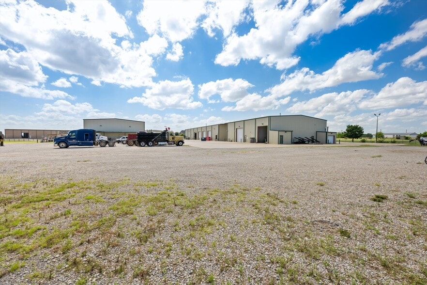 More Photos Of 13020 S Sunnylane Rd, Moore Industrial For Lease