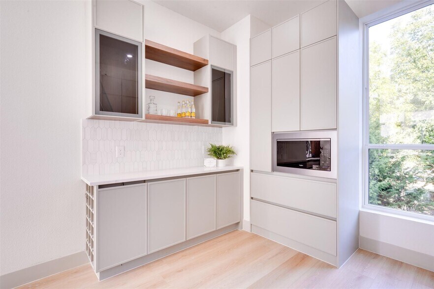 More Photos Of 512 Lancaster Ave, Dallas Apartments For Sale