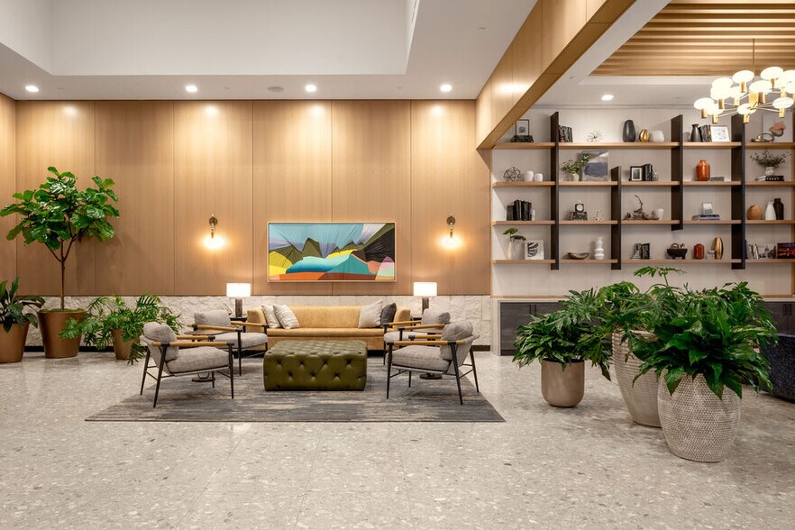 More Photos Of 300 W 6th St, Austin Office For Lease