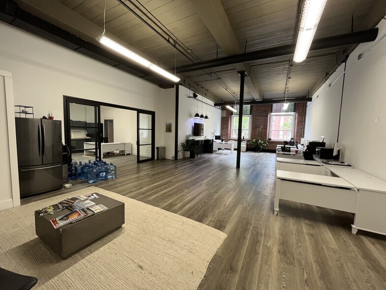 More Photos Of 250 Commercial St, Manchester Light Manufacturing For Lease