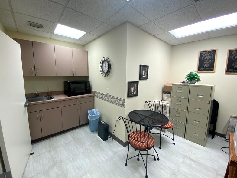 More Photos Of 6120 Brandon Ave, Springfield Medical For Sale