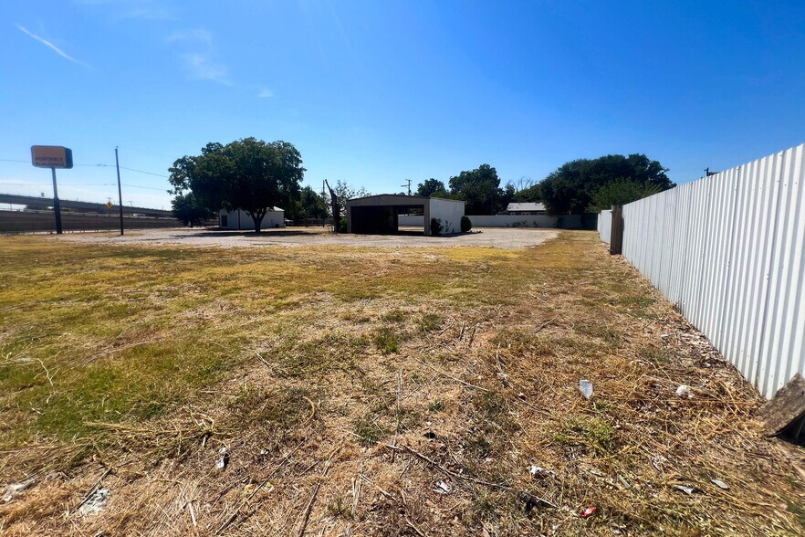 More Photos Of 231 Central Fwy E, Wichita Falls Land For Sale