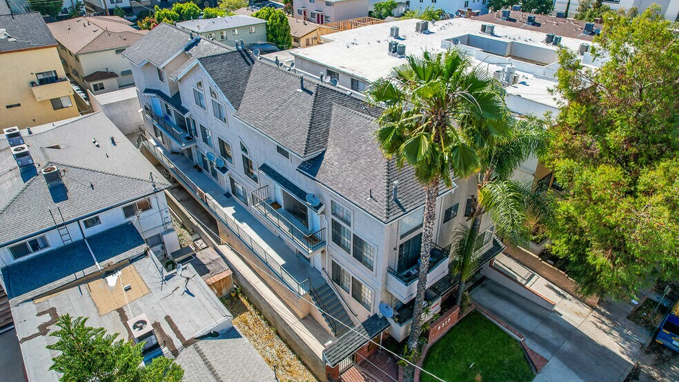More Photos Of 5319 Cartwright Ave, North Hollywood Apartments For Sale