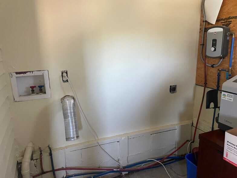 More Photos Of 303 Bridgeway Ave, Old Hickory Office For Sale