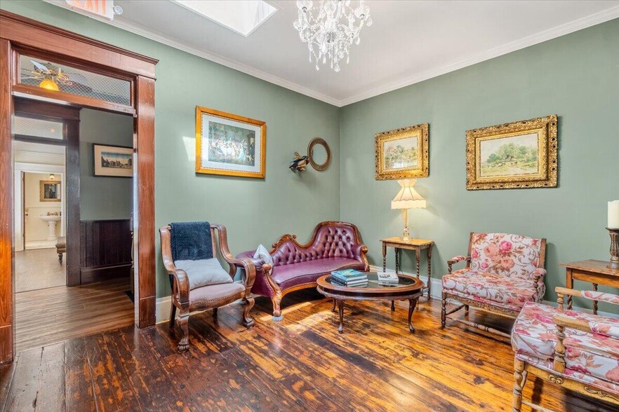More Photos Of 315 Main St, Ferndale Hotel For Sale