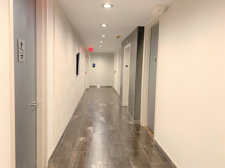 More Photos Of 67 Holly Hill Ln, Greenwich Office For Sale