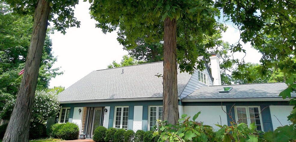 More Photos Of 10 Shoshone Dr, Carmel Office For Lease