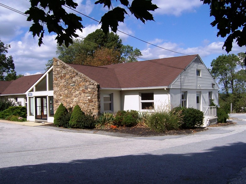 Primary Photo Of 1691 Horse Shoe Pike, Glenmoore Medical For Lease