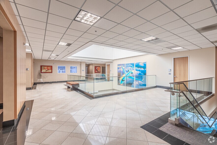 More Photos Of 2100 Palomar Airport Rd, Carlsbad Unknown For Lease