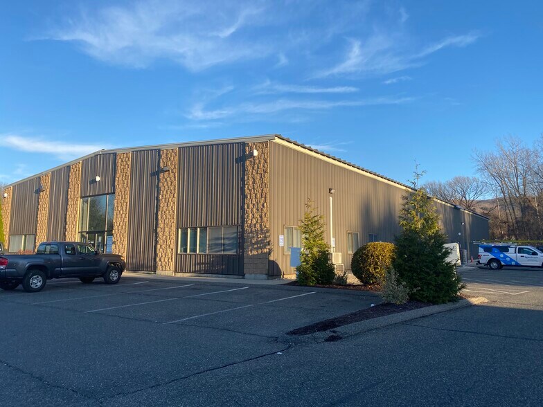 More Photos Of 4 Federico Dr, Pittsfield Office For Sale