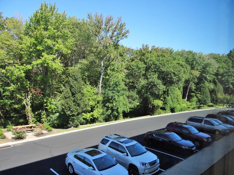 More Photos Of 260 Knowles Ave, Southampton Office For Lease