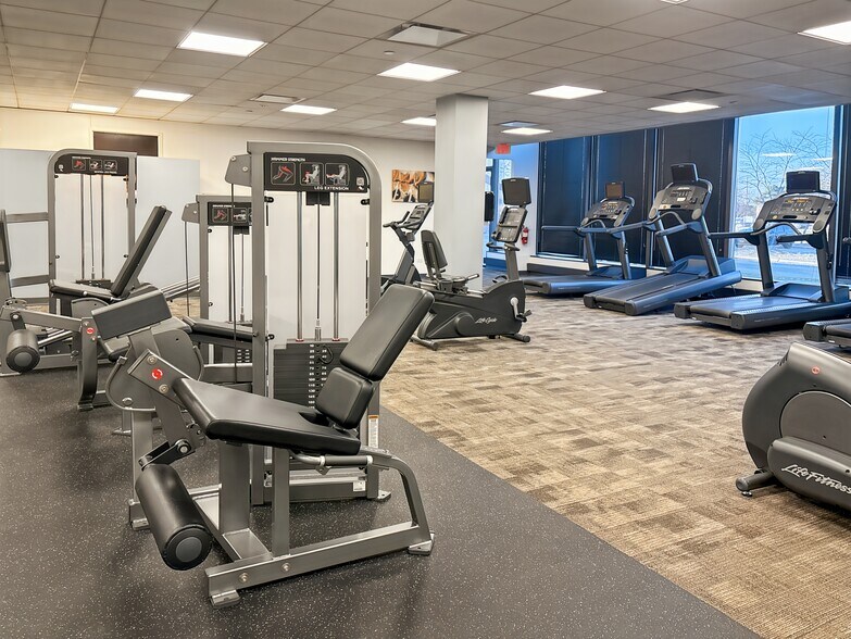 More Photos Of 1600 Golf Rd, Rolling Meadows Coworking Space