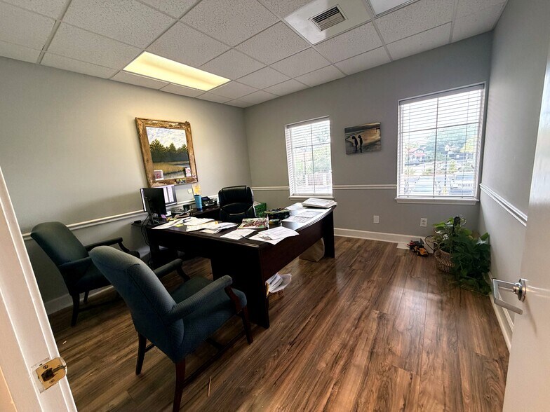 More Photos Of 410 Mill St, Mount Pleasant Office For Lease