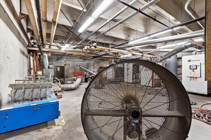 More Photos Of 420 N Five Mile Rd, Boise Warehouse For Sale