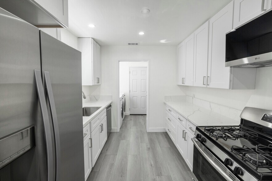 More Photos Of 14413 Firmona Ave, Lawndale Office Residential For Lease