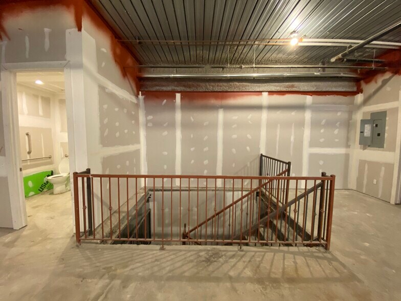 More Photos Of 98 Tompkins Ave, Brooklyn Apartments For Lease