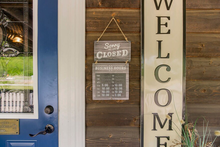 More Photos Of 24200 MO-45, Rushville Flex For Sale