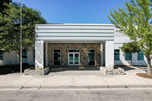 More Photos Of 3801 Pegasus Dr, Bakersfield Flex For Lease