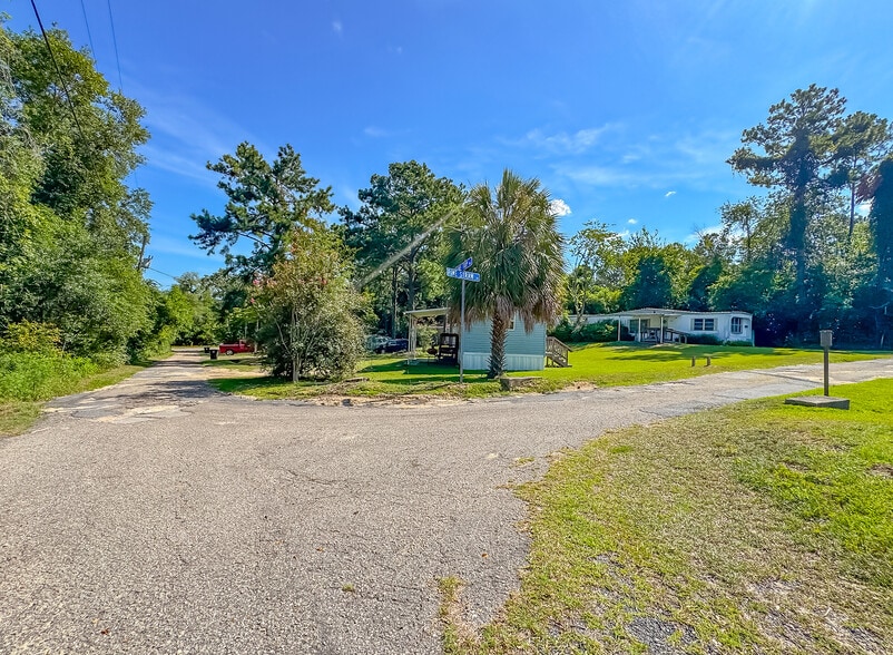 More Photos Of 1624 Pine Straw Trl, Tallahassee Manufactured Housing Mobile Home Park For Sale