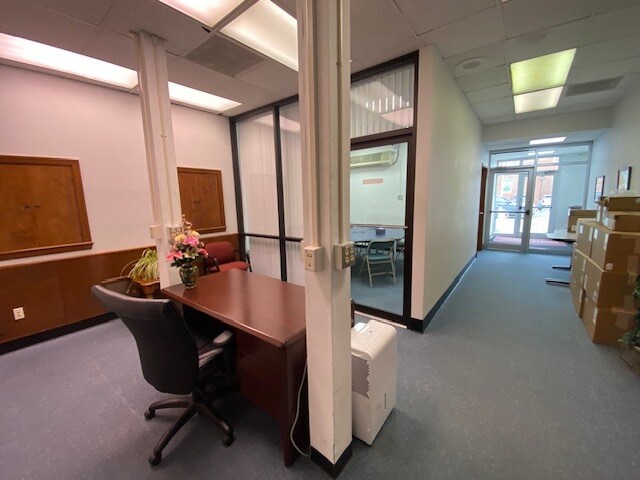 More Photos Of 202 N Washington Ave, Pulaski Office For Sale
