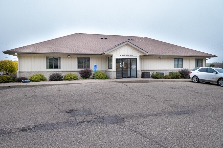 More Photos Of 40 Good Counsel Dr, Mankato Office For Sale