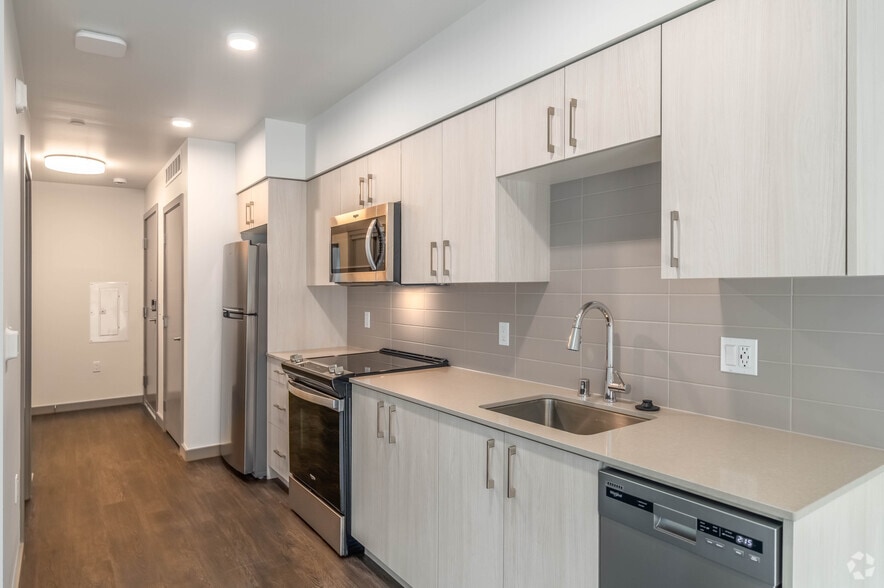More Photos Of 110 Roy St, Seattle Apartments For Lease