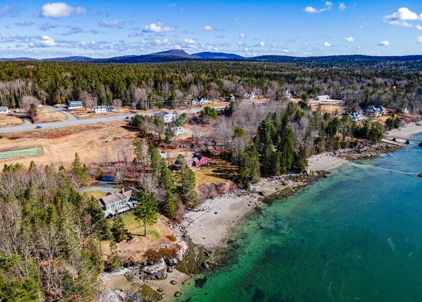More Photos Of 1983 US Hwy 1, Sullivan Convenience Store For Sale