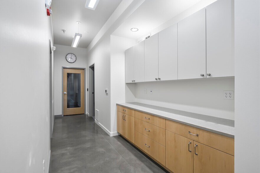 More Photos Of 275-295 W Lundgren Mill Dr, Sisters Food Processing For Sale