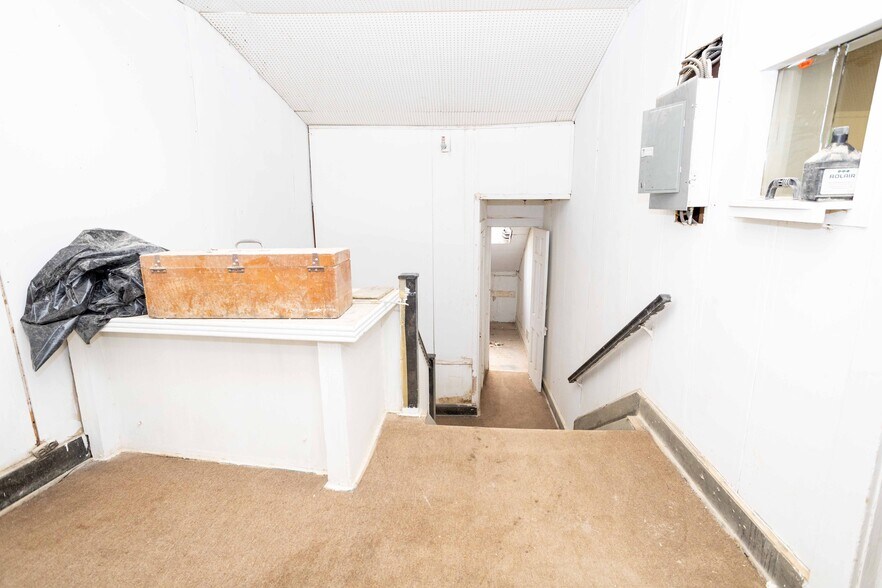 More Photos Of 10-24 W Mravlag Pl, Elizabeth Warehouse For Sale