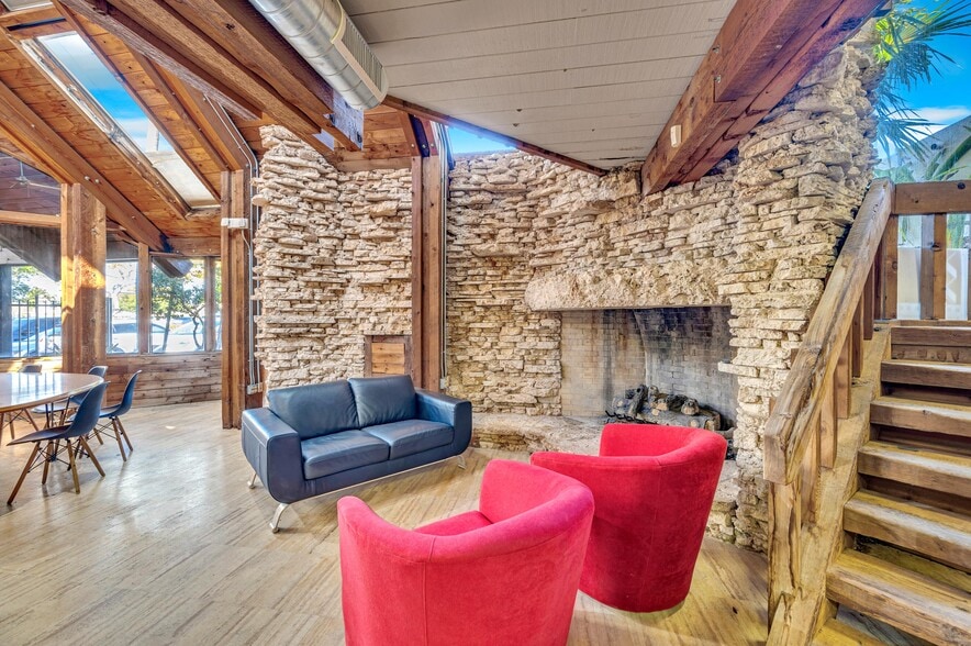 More Photos Of 3045 N Federal Hwy, Fort Lauderdale Loft Creative Space For Sale