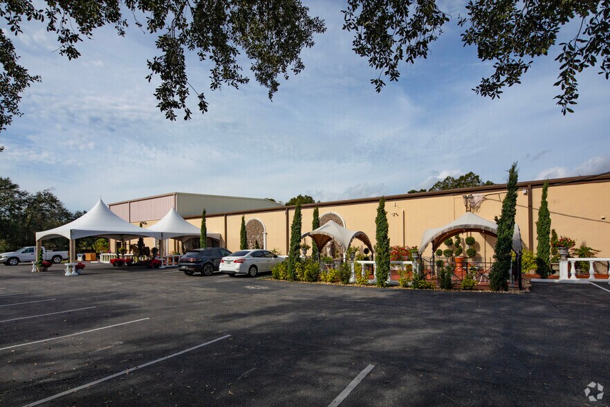 More Photos Of 6463 W Hillsborough Ave, Tampa Industrial For Lease