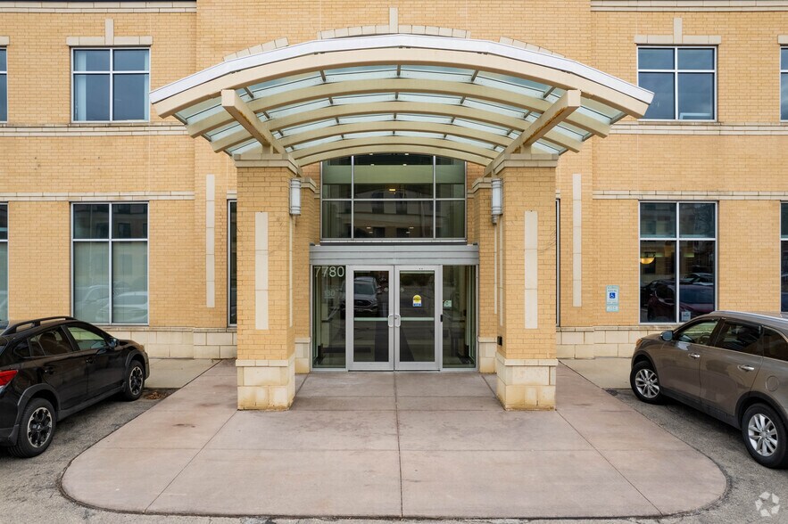More Photos Of 7734-7780 Elmwood Ave, Middleton Medical For Lease