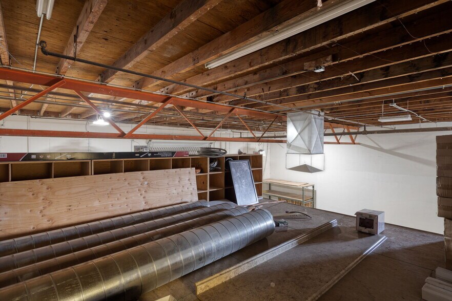 More Photos Of 320 Kentucky St, Bakersfield Manufacturing For Sale