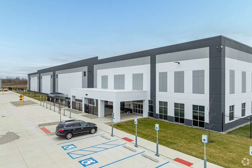 More Photos Of 17991 Wahrman Rd, New Boston Distribution For Lease