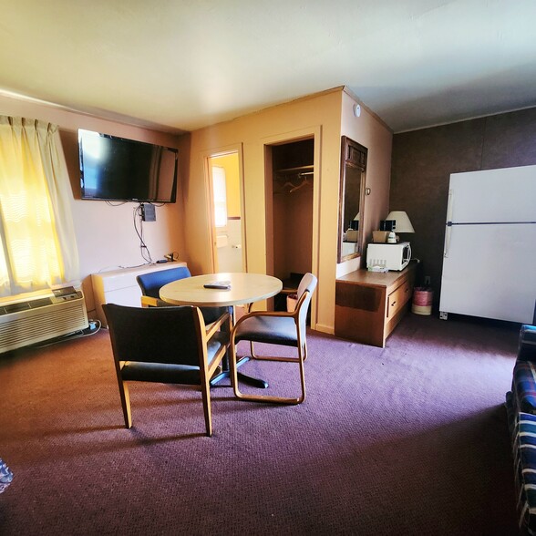 More Photos Of 1507 W Oakland Ave, Austin Hotel For Sale