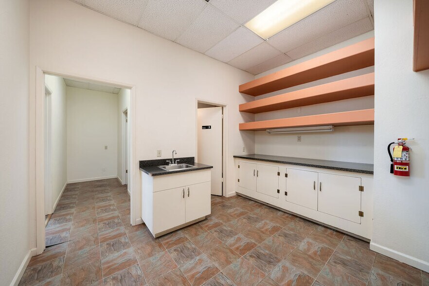 More Photos Of 935 Riverside Ave, Paso Robles Medical For Sale