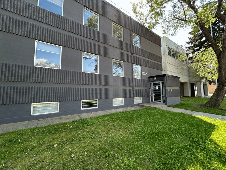 Primary Photo Of 10319 Princess Elizabeth Ave, Edmonton Office For Lease