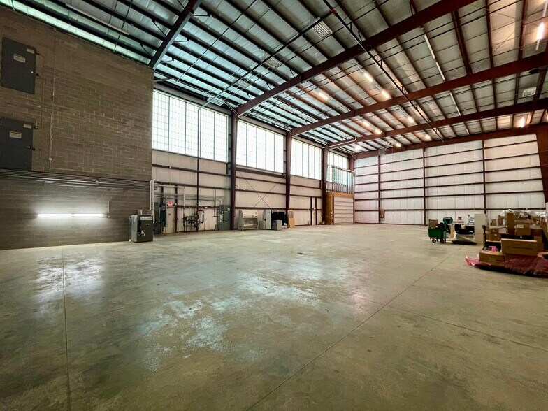 More Photos Of 201 Prairie Heights Dr, Verona Research And Development For Sale