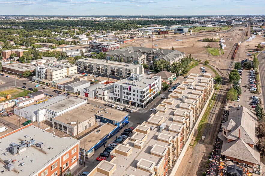 More Photos Of 8015 102 St NW, Edmonton Apartments For Lease