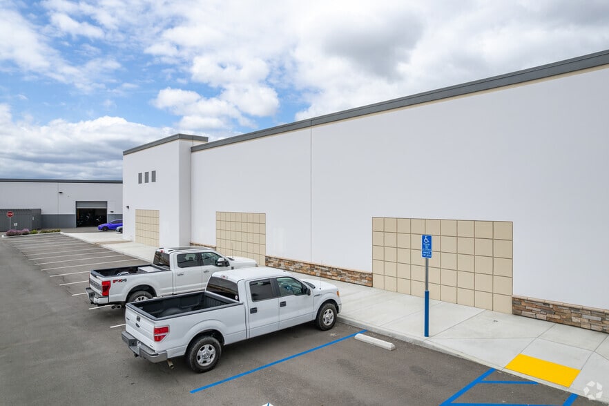 More Photos Of 3578 Benton Rd, Temecula Unknown For Lease