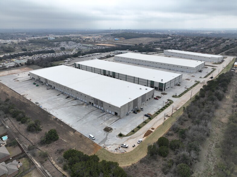 More Photos Of 13644 Toepperwein Rd, Live Oak Unknown For Lease