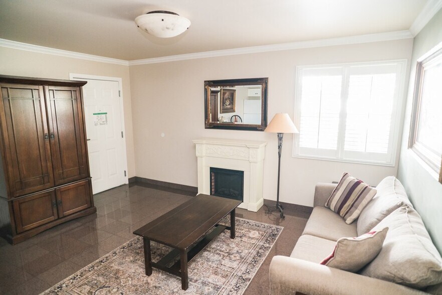 More Photos Of 210 N Auburn St, Grass Valley Hotel For Sale