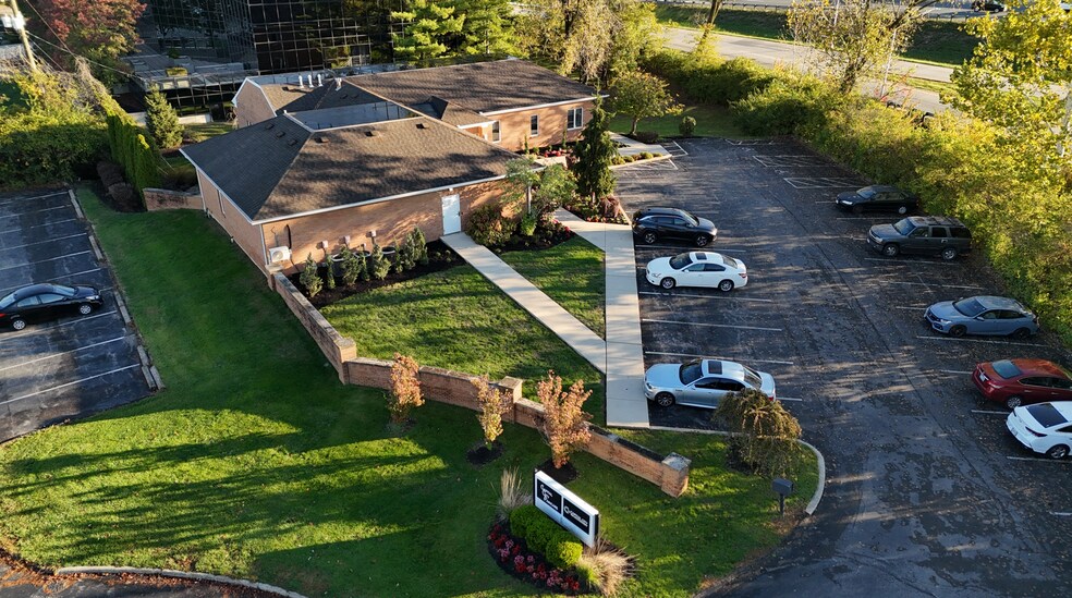 Primary Photo Of 480 Colonial Pky, Columbus Medical For Lease